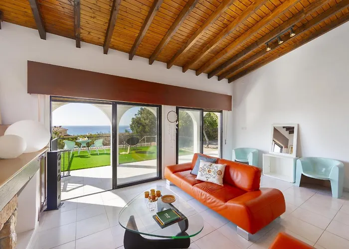 Ammos Sea View アヤナパ