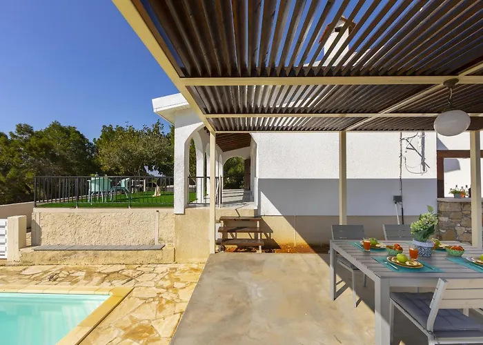 Ammos Sea View アヤナパ